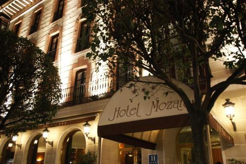 a hotel monday sign in front of a building at Hotel Mozart in Valladolid