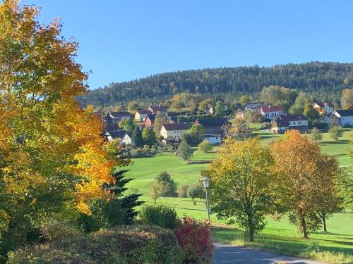 Imagen de la galería de Ferienappartement mit Panoramablick, en Rötz