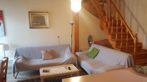 A seating area at Lefkada Center Apartments