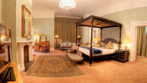 Katil atau katil-katil dalam bilik di The Welcombe Golf & Spa Hotel