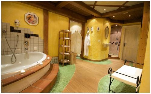 Hotel Landhaus Carla photo 3
