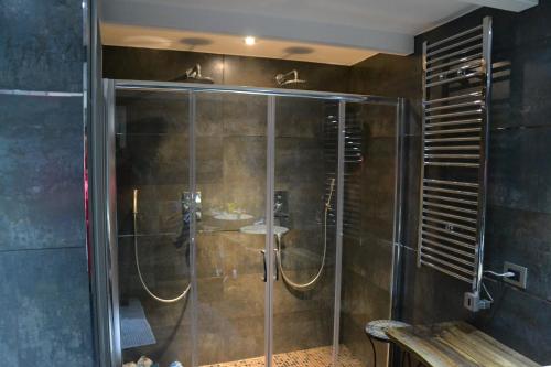 Ένα μπάνιο στο B&B Torre Porta Marina