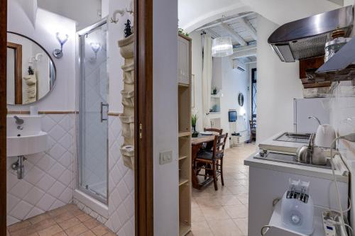 Bilik mandi di Nostromondo Apartments in Rome City Centre