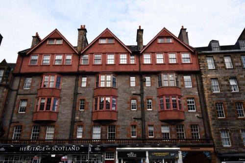 Royal Mile Romance by Edinburgh Heritage Collection photo 19