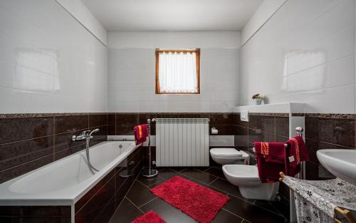 Kúpeľňa v ubytovaní IVA house with apartment