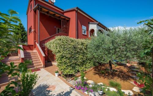 IVA house with apartment – Photos 3