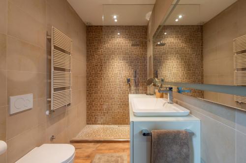 EasyTopStay - Tricolore Modern and Cozy Apartment