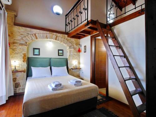 Кровать или кровати в номере Villa Avra Vrisses Crete