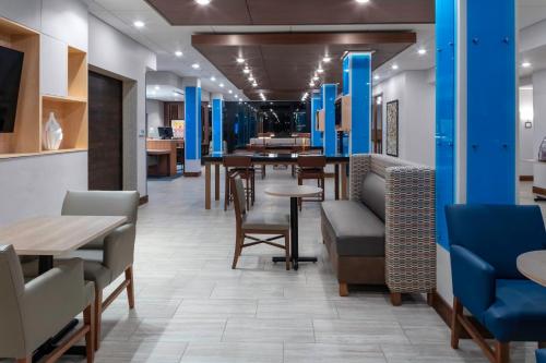 Posezení v ubytování Holiday Inn Express & Suites - The Dalles by IHG