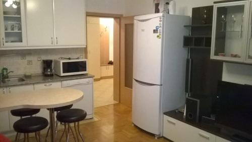 Kuchyň nebo kuchyňský kout v ubytování 2 BR Apt - North Coast Croatia