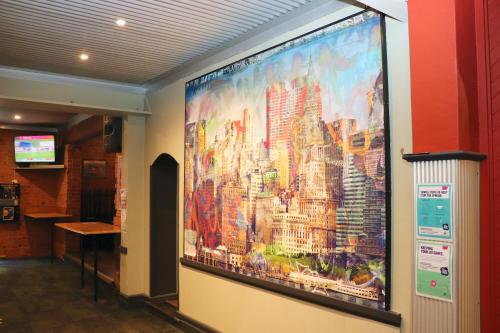 TV a/nebo společenská místnost v ubytování Telegraph Hotel Numurkah