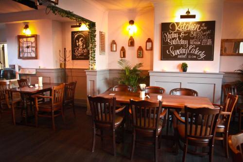 Restoran ili drugo mesto za obedovanje u objektu Rowton Poplars Hotel