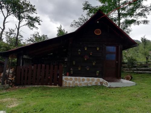 Jardín al aire libre en Domaćinstvo Filipović