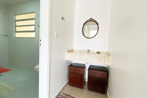Ένα μπάνιο στο Residência a apenas 03 quadras da praia do Morro do Cristo