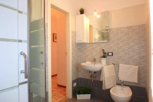 A bathroom at Nettuno 1A