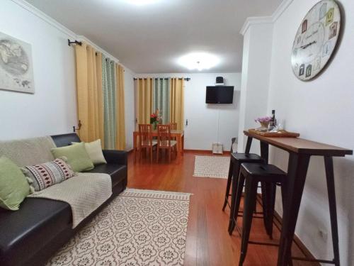 Garden's Apartment