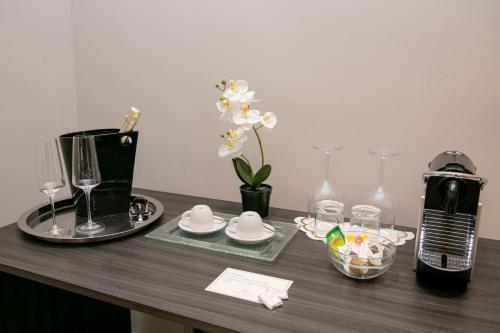 Cesare ai Cavalieri Suitesにあるコーヒーまたはお茶