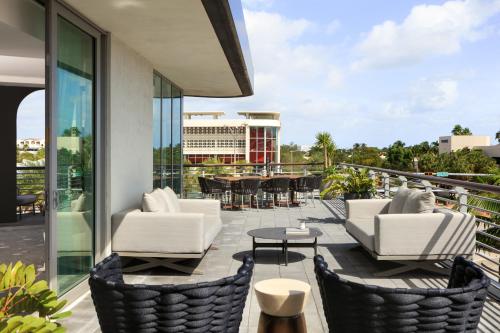 Χώρος καθιστικού στο Kimpton - Hotel Palomar South Beach by IHG