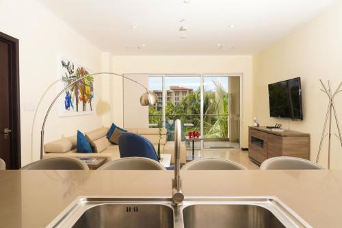 LUXURY APARTMENT IN EAGLE BEACH LEVENT – Photos 2