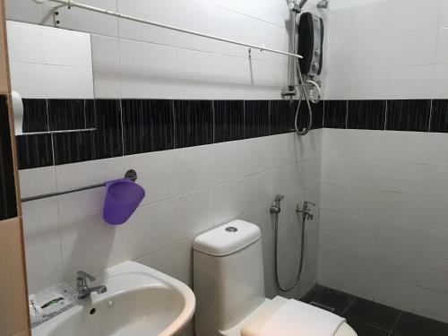 Kamar mandi di HL HOTEL Kota Bharu
