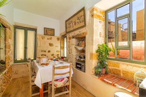 Antonia Traditional Estate