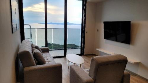 Andromeda Seaview Condo Near Beach