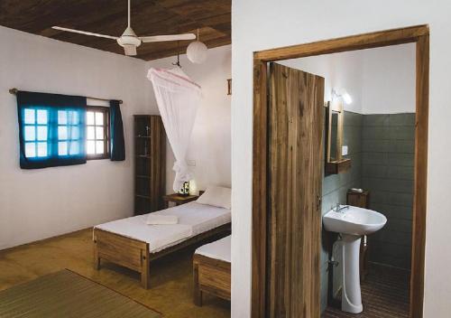 Kupatilo u objektu Surfpoint Sri Lanka Kite Village