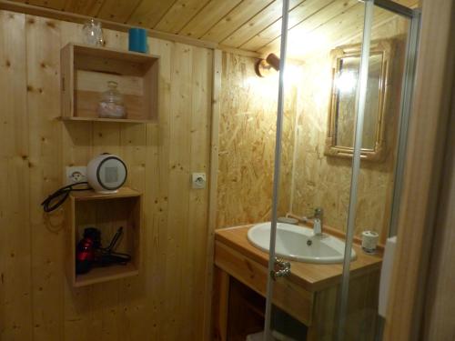 Ванна кімната в Chalet des Mésanges