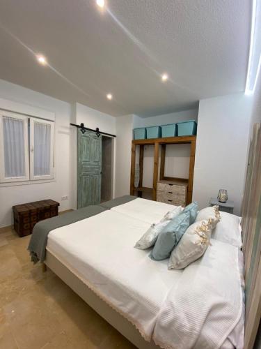 Triana Cathedral House