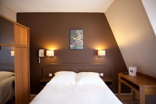 Gallery image of Nadaud Hotel in Paris