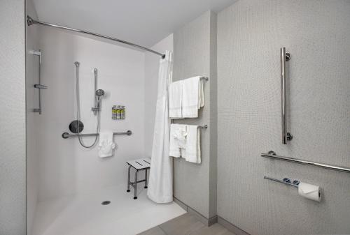 Gallery image of Holiday Inn Express & Suites - Milwaukee - Brookfield, an IHG Hotel in Brookfield