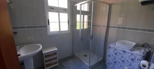 a bathroom with a shower and a sink at Casa Gloria in Valle Gran Rey