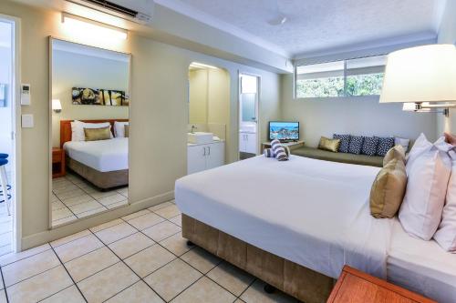 Katil atau katil-katil dalam bilik di Whitsunday Apartments on Hamilton Island by HIHA