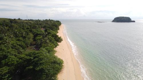 Bird's-eye view ng Le Dugong Libong Resort