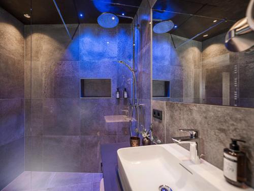 Ett badrum på Sieghard Suites Mayrhofen