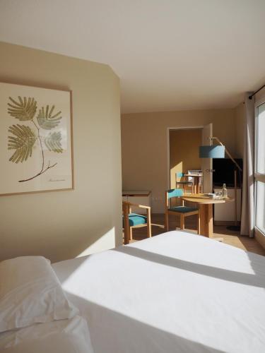 Gallery image of Logis Hôtel du Belvédère in Brest