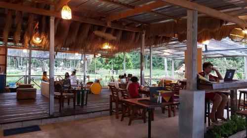 Ресторант или друго място за хранене в I - Talay Taling Ngam Samui - เขา ป่า นา เล ตลิ่งงาม สมุย