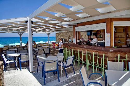 Ресторант или друго място за хранене в Jo An Beach Hotel