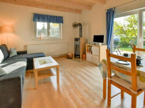 TV a/nebo společenská místnost v ubytování Gustow Garden Retreat