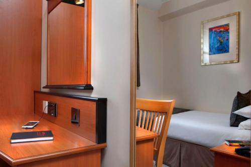 Best Western Corona Hotel Image