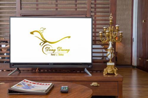 TV a/nebo společenská místnost v ubytování Dong Duong Hotel & Suites - City Central - Afternoon Tea Inclusive