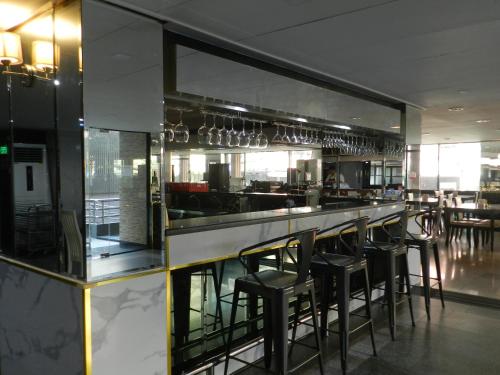 Lounge nebo bar v ubytování Nanatai Suites