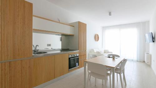 Η κουζίνα ή μικρή κουζίνα στο Rivazzurra Homes - C