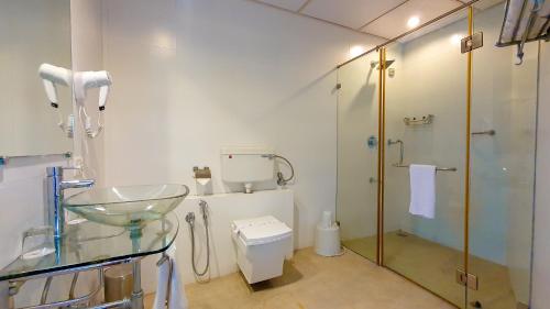 Ванна кімната в Grand Hotel Mumbai - Ballard Estate, Fort