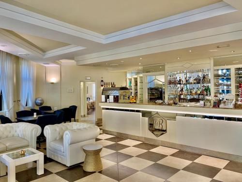 Lounge nebo bar v ubytování Hotel Brescia