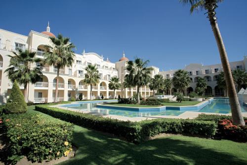 La alberca dentro o cerca de Riu Palace Cabo San Lucas - All Inclusive