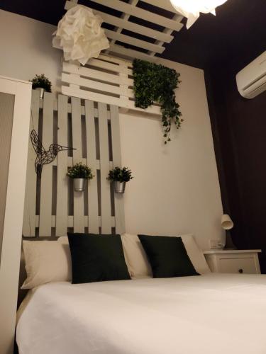 Katil atau katil-katil dalam bilik di Small and Cozy Rooms - G