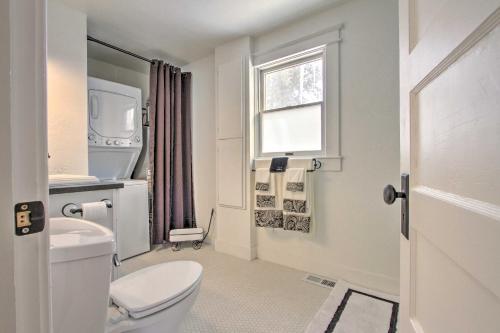 A bathroom at Charming Choteau Cottage Ski and Fish Nearby!