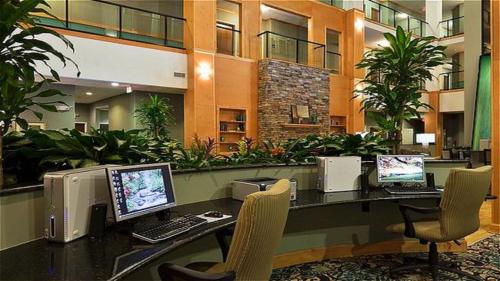 TV a/nebo společenská místnost v ubytování Holiday Inn Express & Suites Atlanta Southwest-Fairburn