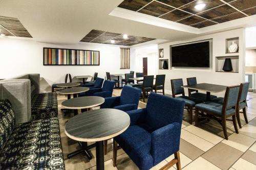 Holiday Inn Express Hotel & Suites Nashville Brentwood 65S Image